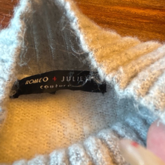 Romeo + Juliet Couture Colorblock Mock Neck Sweater Women’s Large - Picture 4 of 5